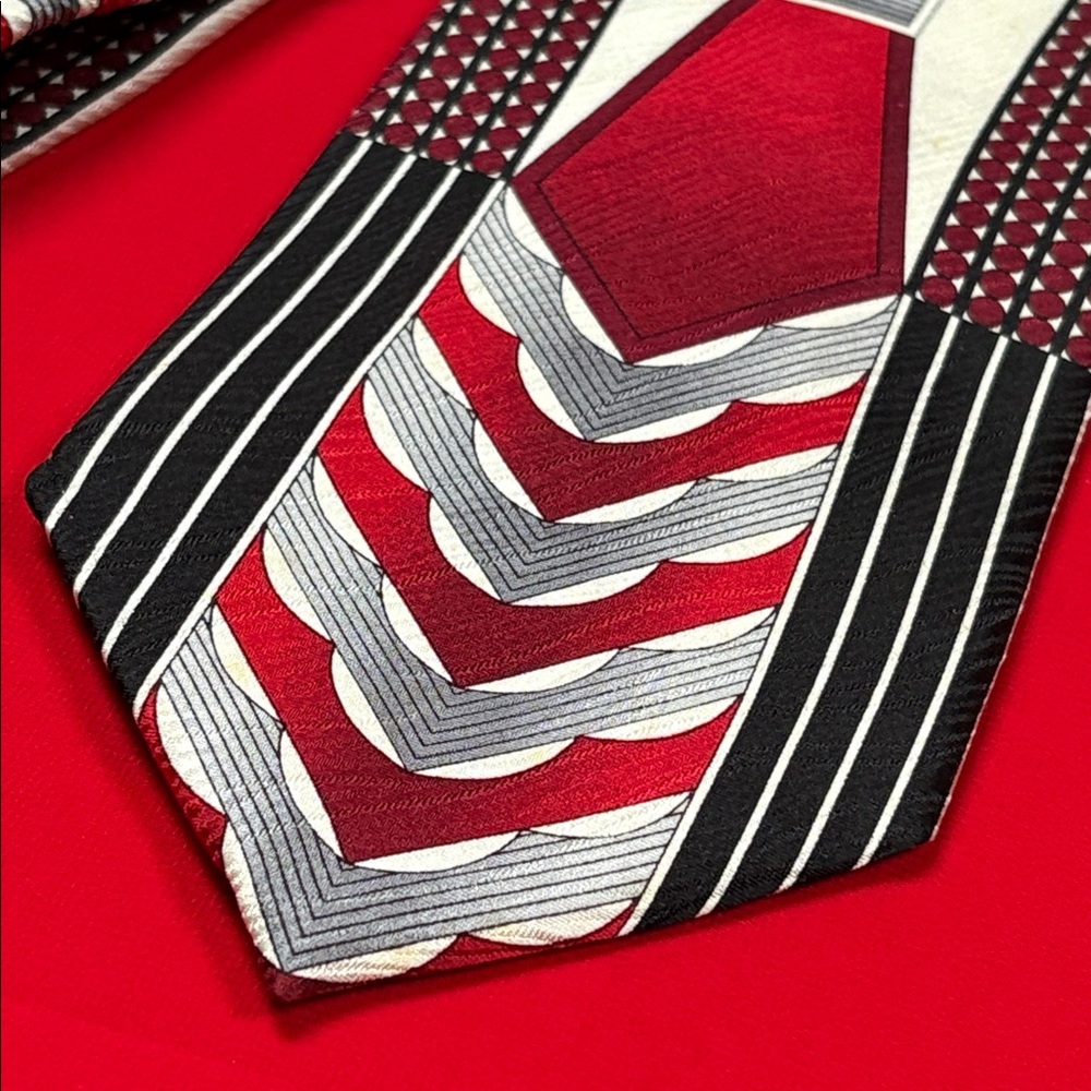 Pierre Balmain vintage silk tie! - Picture 2 of 6